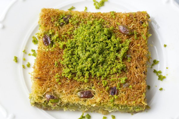 How to Craft a Traditional English Toad in the Hole with Sausages?